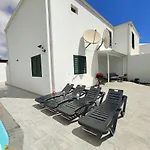 Gara, Duplex Pareado Piscina Privada By Flamingo House Сasa de vacaciones Costa Teguise